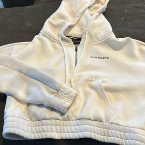 Alphalete women’s cropped half zip sweatshirt